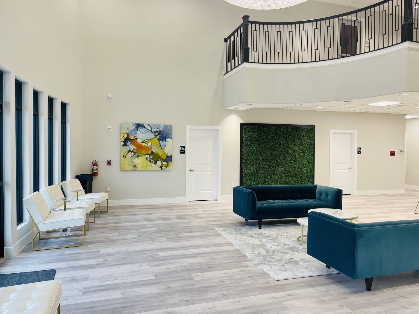 Bellevana Salon Suites building entrance in Katy Texas